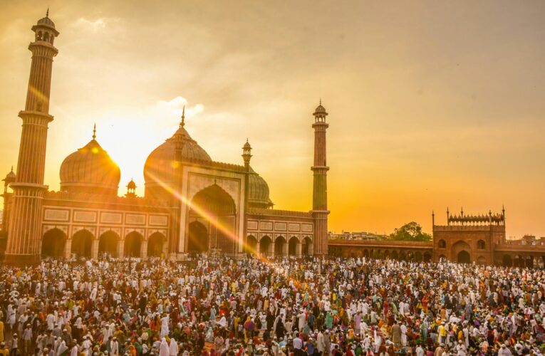 Ramadan Calendar in 2025: Complete Timings, Sehri & Iftar Schedule for Muslims Worldwide